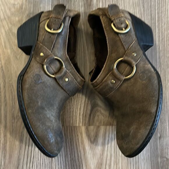 WOMENS BORN BRAND GENUINE SUEDE BLOCK HEEL BOOTIES WITH BUCKLES DARK BROWN SZ 6 - Picture 6 of 10